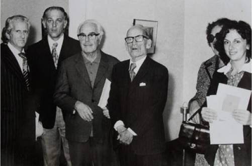 1951. (de izquierda a derecha) Isaac Fernández, Walter Gavito, Raúl Soldi, Domingo Candia, Estela Soldi y Dora Iribarne de Gavito en Galería Wildenstein